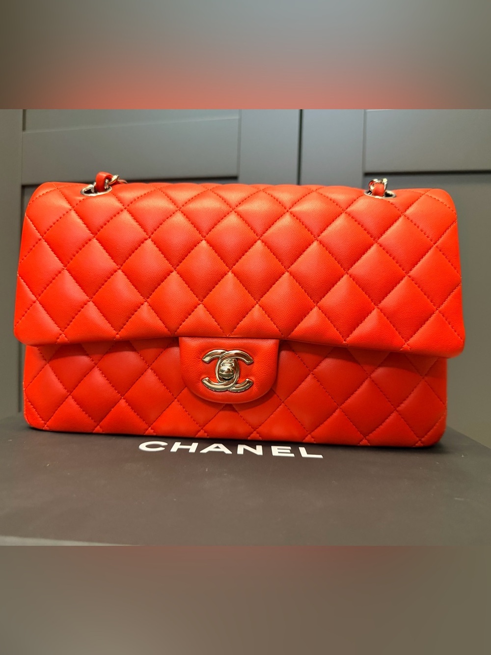 CHANEL double flap lambskin medium in pristine condition